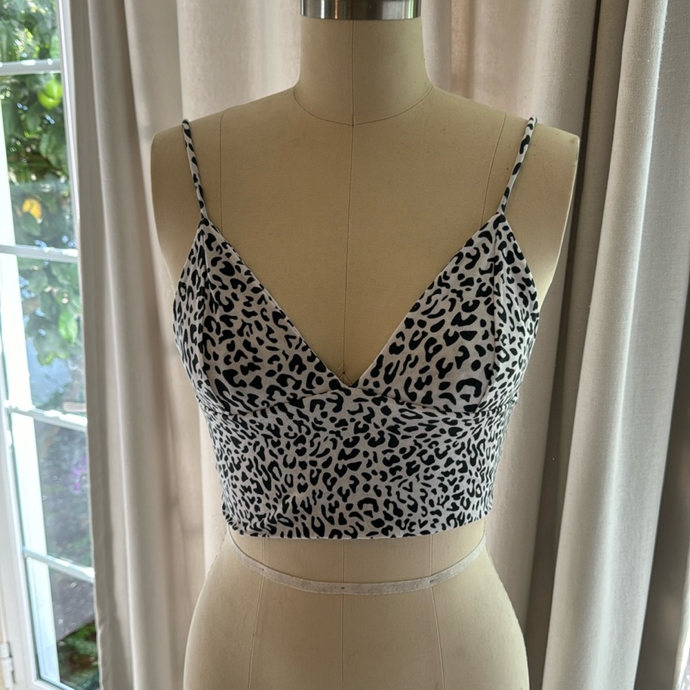 Indah Snow Leopard Crop